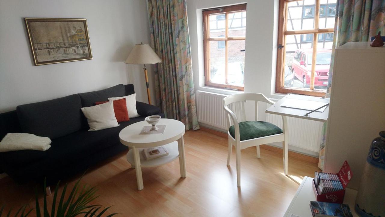 Haus Zum Kleinen Helm Apartment Erfurt Exterior photo
