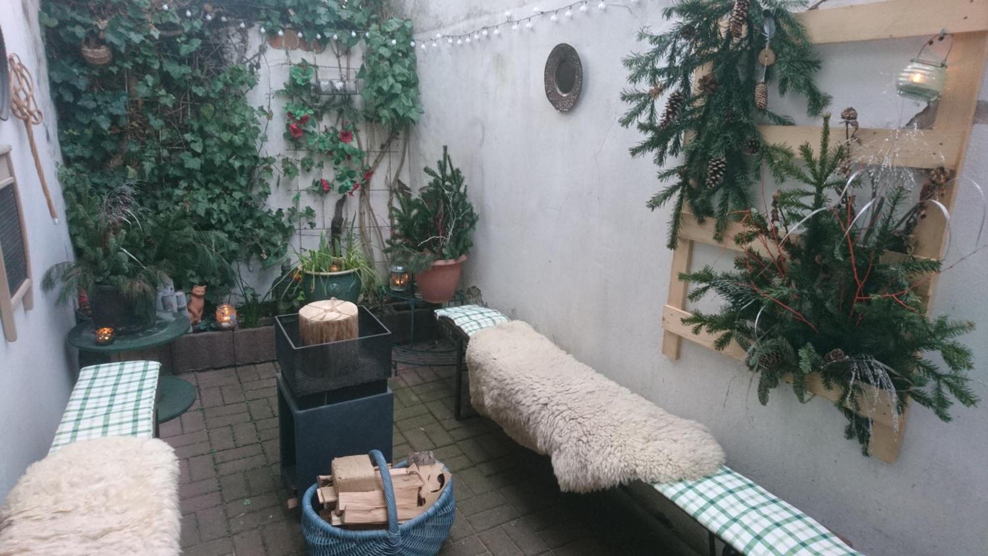 Haus Zum Kleinen Helm Apartment Erfurt Exterior photo