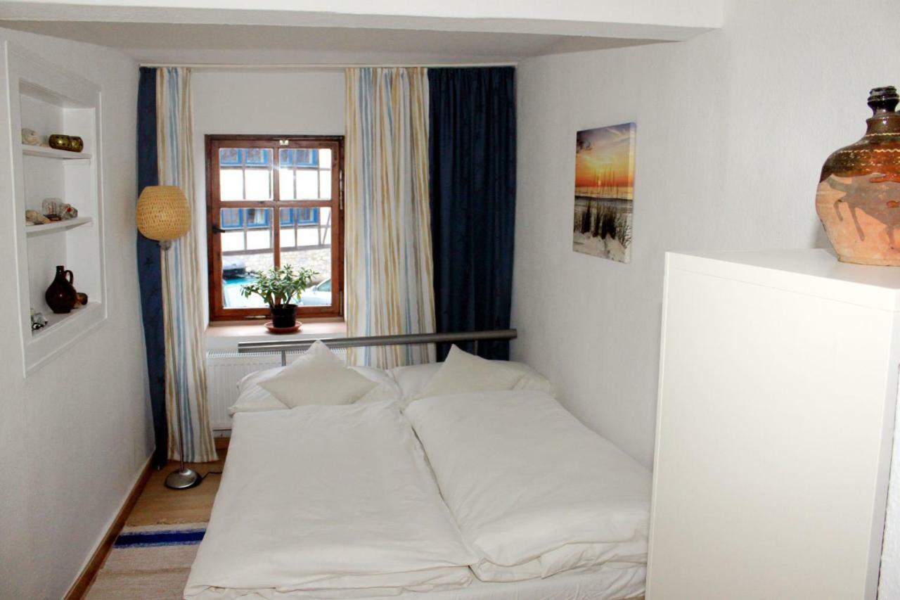 Haus Zum Kleinen Helm Apartment Erfurt Exterior photo