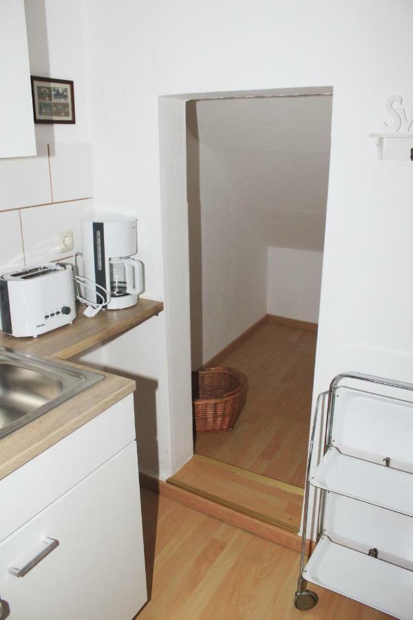 Haus Zum Kleinen Helm Apartment Erfurt Exterior photo